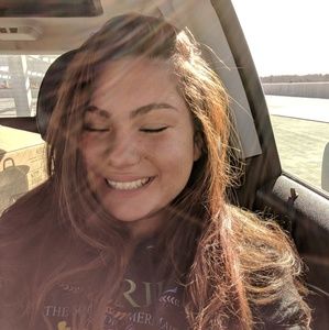 Meet your Posher, Lena